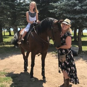 Meet your Posher, Jaymee